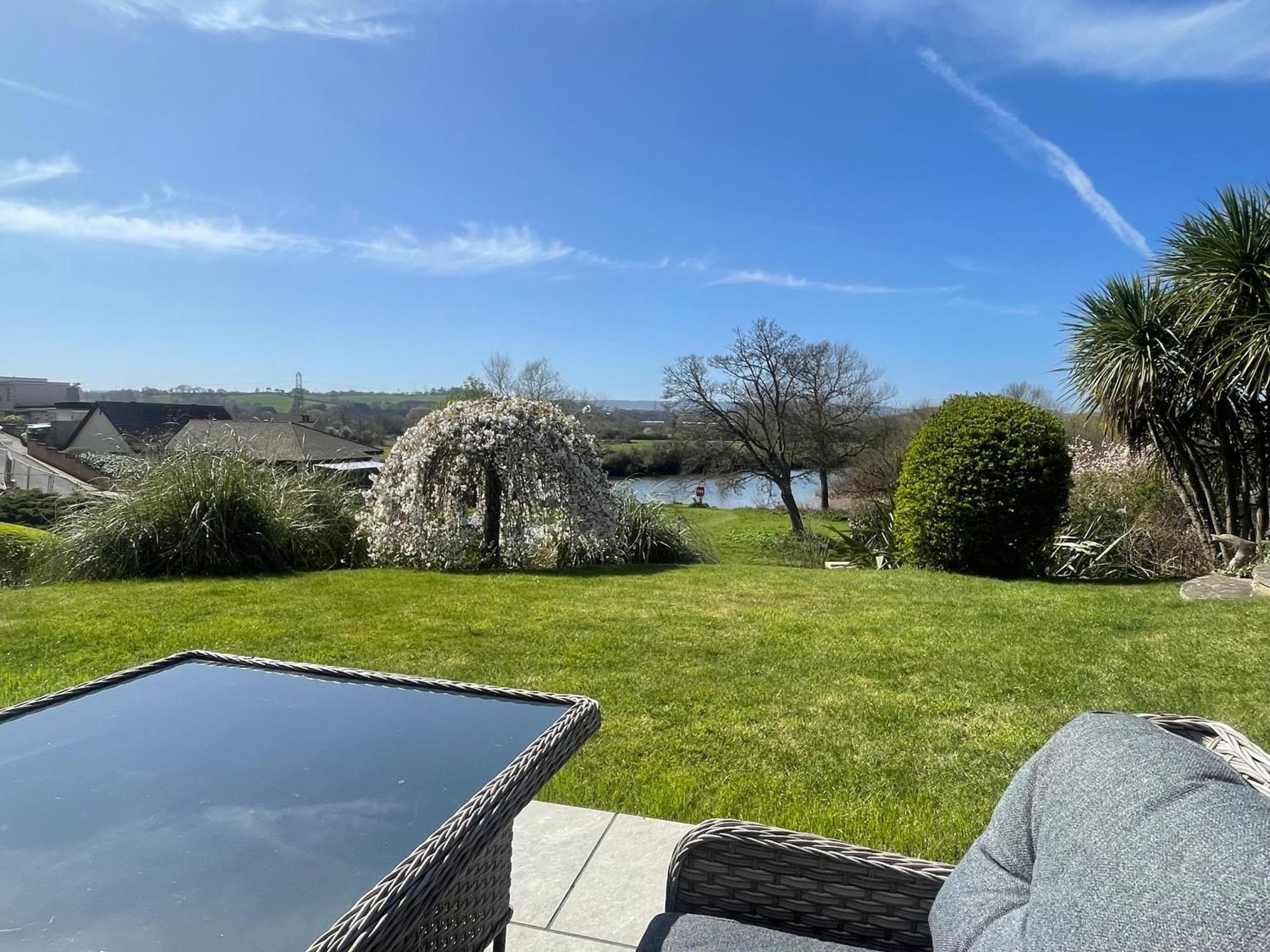 River Retreat Apartment Exeter - River Views & Parking Exterior photo